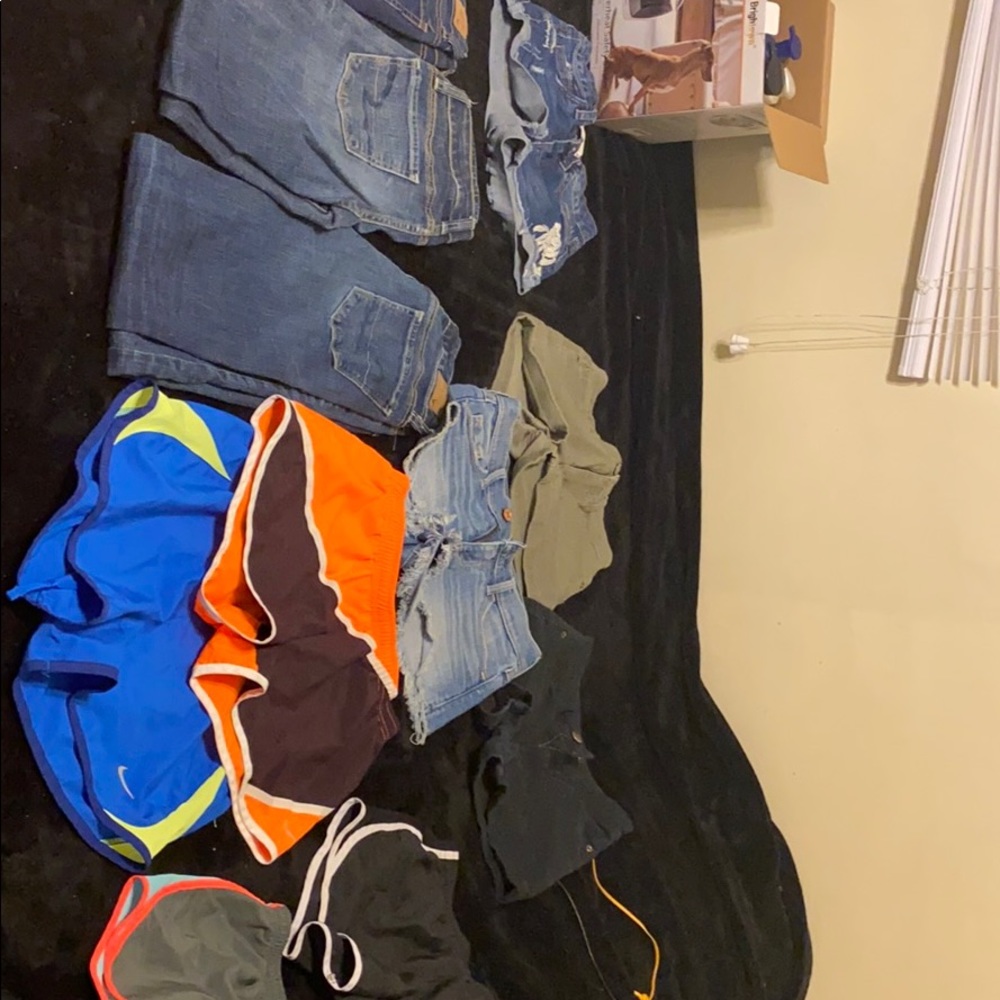 Random clothes leaving soon need stuff gone ASAP